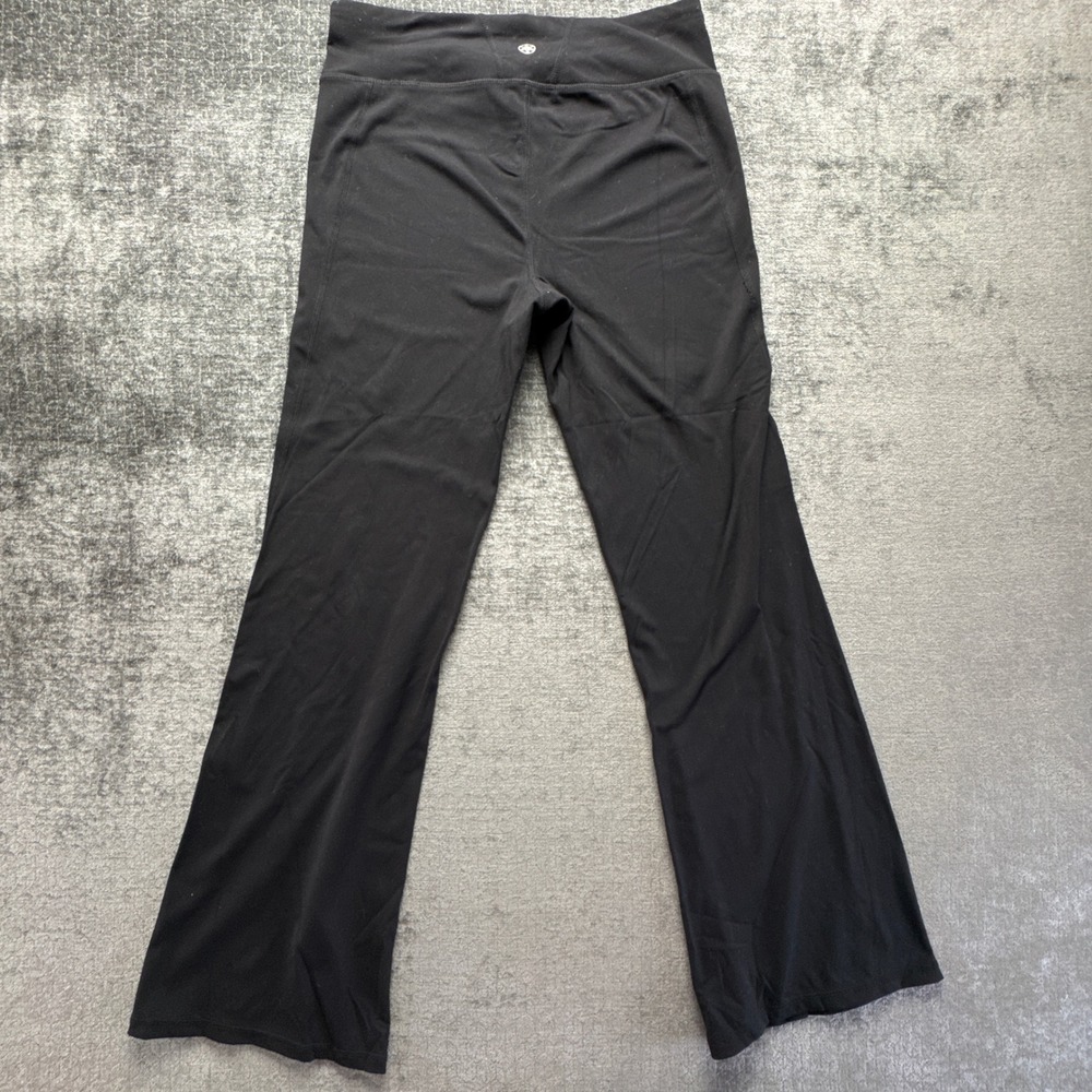 Gaiam Pants Women Medium Black Stretch Activewear Mid Rise Flare Leg Gym Workout